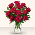 Ankara Batıkent Çiçekçi firması ürünümüz  Cam içinde etkileyen güller Ankara çiçek gönder firması şahane ürünümüz 
